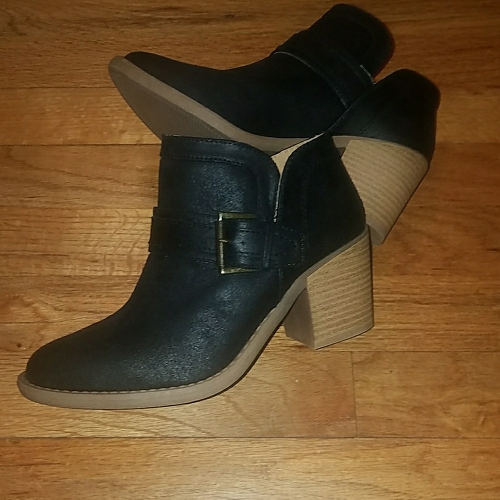 ♥NWT♥ Black Slip On Ankle Boot